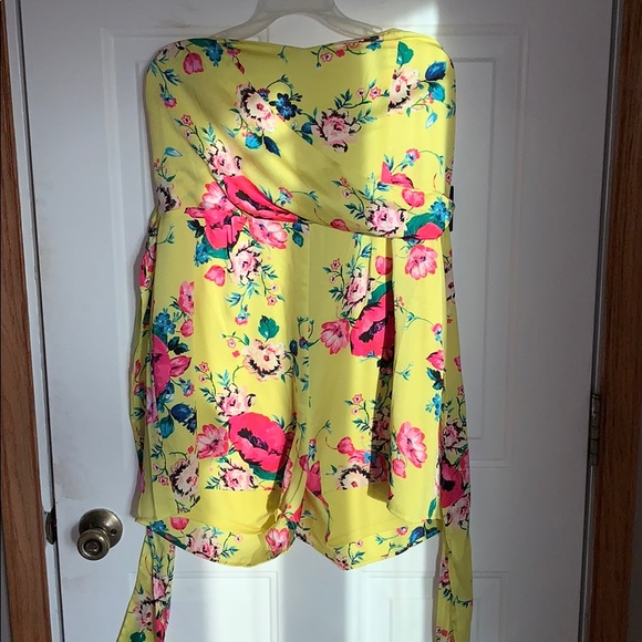 Floral romper - Picture 2 of 2